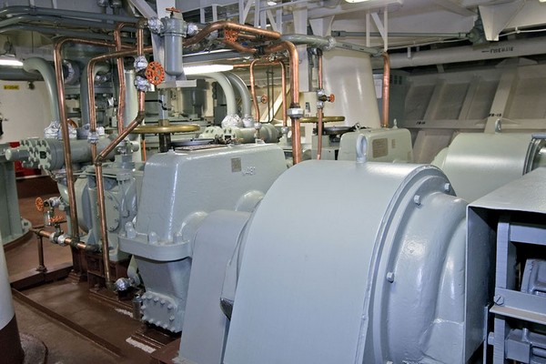 013 - Motor in Windlass Room [3-04-09] - Clint Griffin