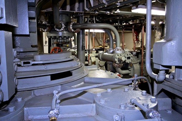 024 - Overview of Windlass Room [3-04-09] - Clint Griffin