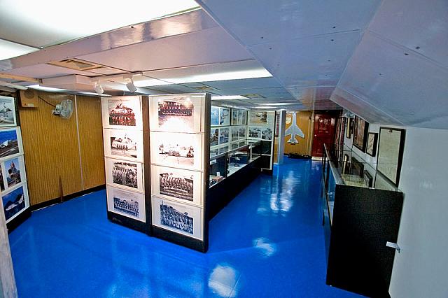 032---F-8-Crusader-Ready-Room-[5-13-09] - Clint Griffin photo