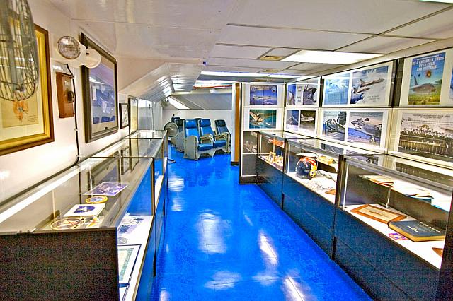 067---F-8-Crusader-Ready-Room-[5-19-09] - Clint Griffin photo