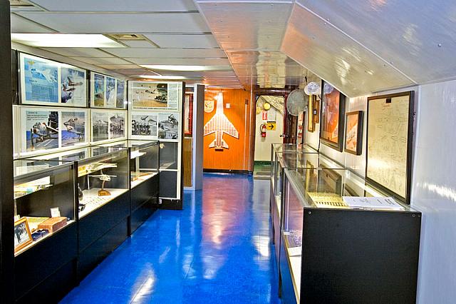 076---F-8-Crusader-Ready-Room-[5-19-09] - Clint Griffin photo