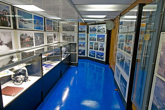 093---F-8-Crusader-Ready-Room-[5-19-09] - Clint Griffin photo